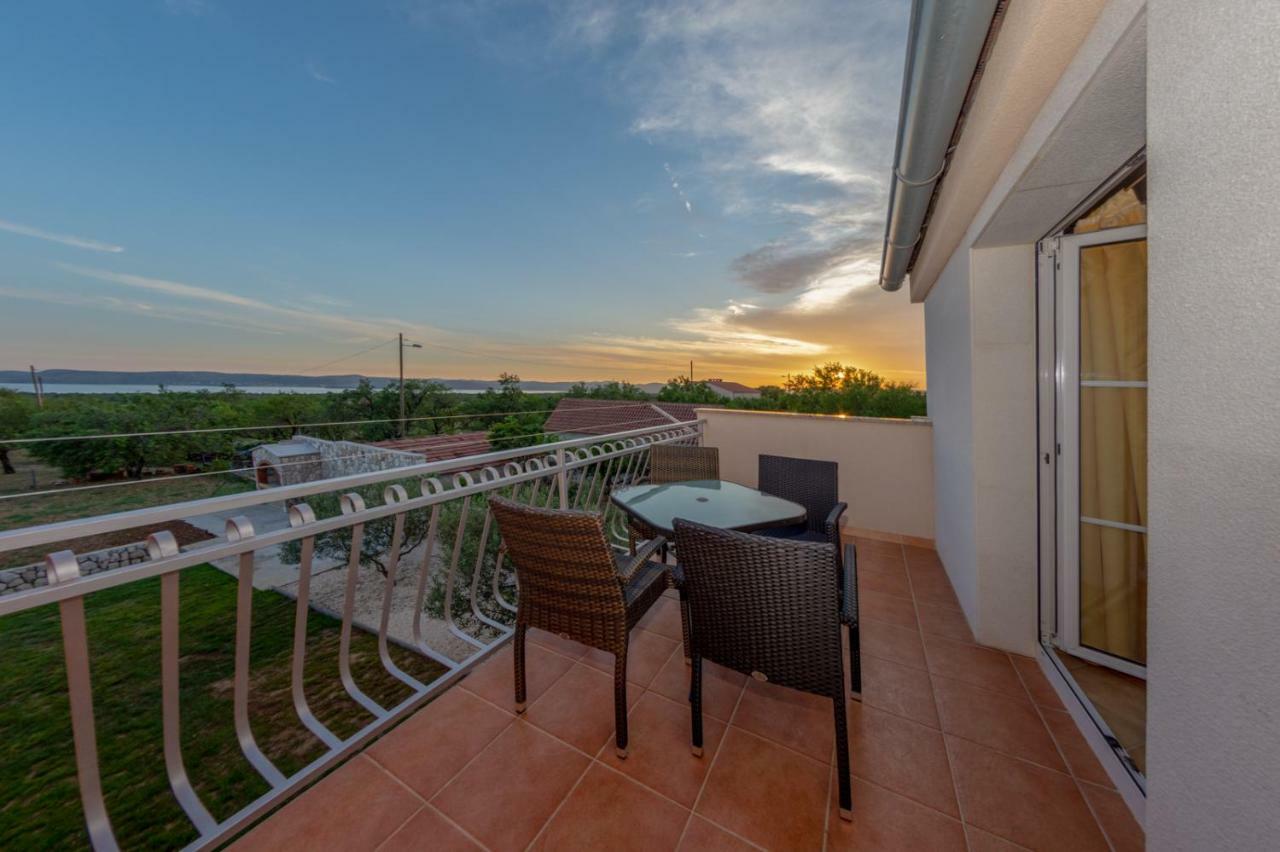 Apartments Vesna Skradin Exterior photo